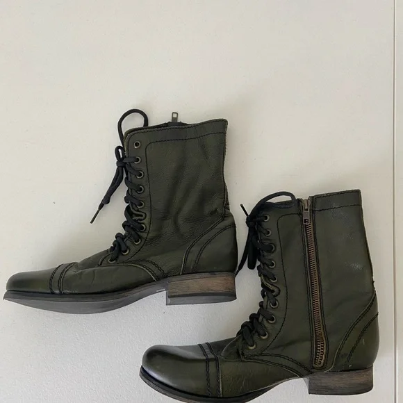 Steve Madden women’s Troopa leather lace up combat boots — size 8 - Picture 4 of 7